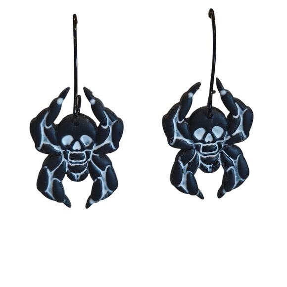 Skull Spider Dangle Earrings Black White Halloween Handmade Goth - Picture 1 of 4